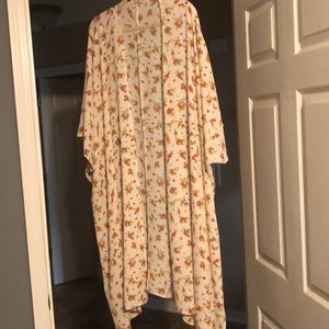 Never worn long kimono, size large